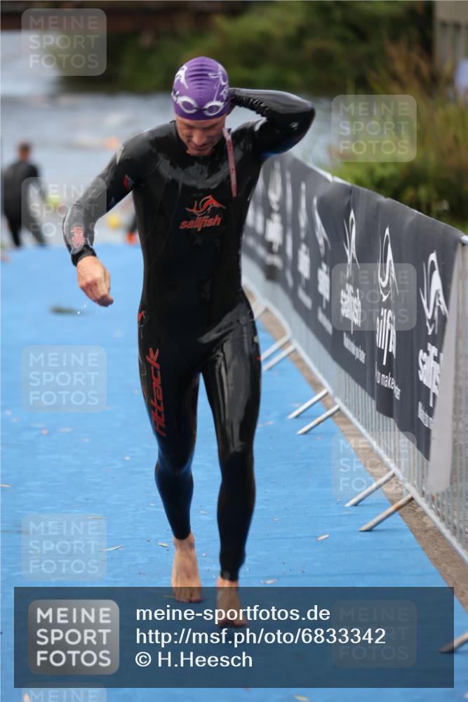 25.08.2024 - Elbe Triathlon Hamburg H.Heesch http://msf.ph/oto/6833342 25.08.2024 08:32:37 Schwimmen 42, 76, 77, 91 meine-sportfotos.de
