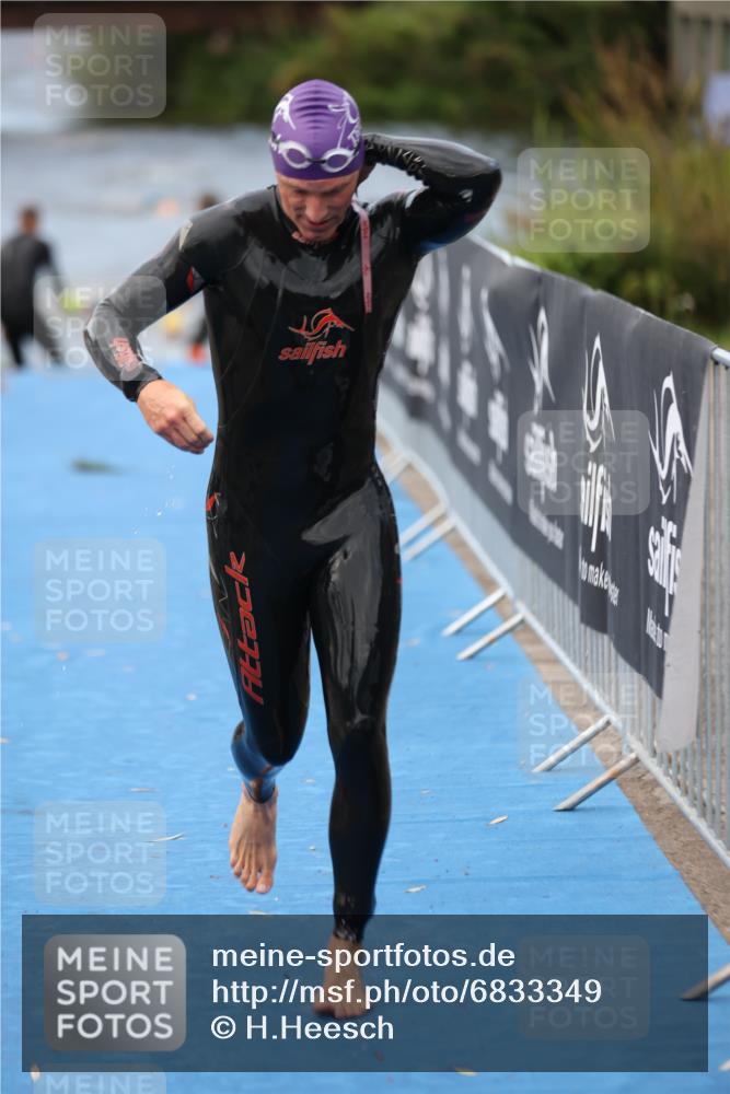 25.08.2024 - Elbe Triathlon Hamburg H.Heesch http://msf.ph/oto/6833349 25.08.2024 08:32:37 Schwimmen 42, 76, 77, 91 meine-sportfotos.de