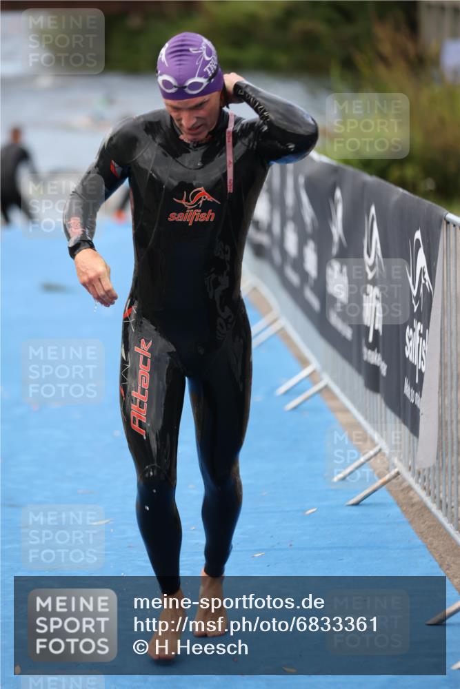 25.08.2024 - Elbe Triathlon Hamburg H.Heesch http://msf.ph/oto/6833361 25.08.2024 08:32:38 Schwimmen 42, 76, 77, 91 meine-sportfotos.de