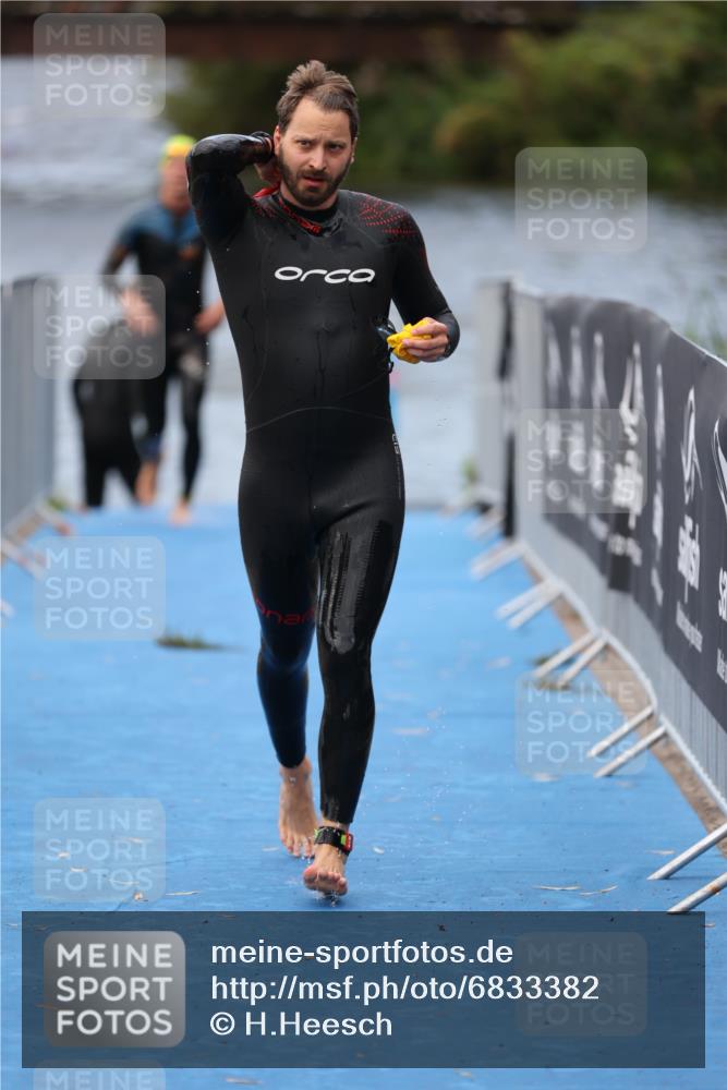 25.08.2024 - Elbe Triathlon Hamburg H.Heesch http://msf.ph/oto/6833382 25.08.2024 08:32:50 Schwimmen 42, 50, 91, 105 meine-sportfotos.de