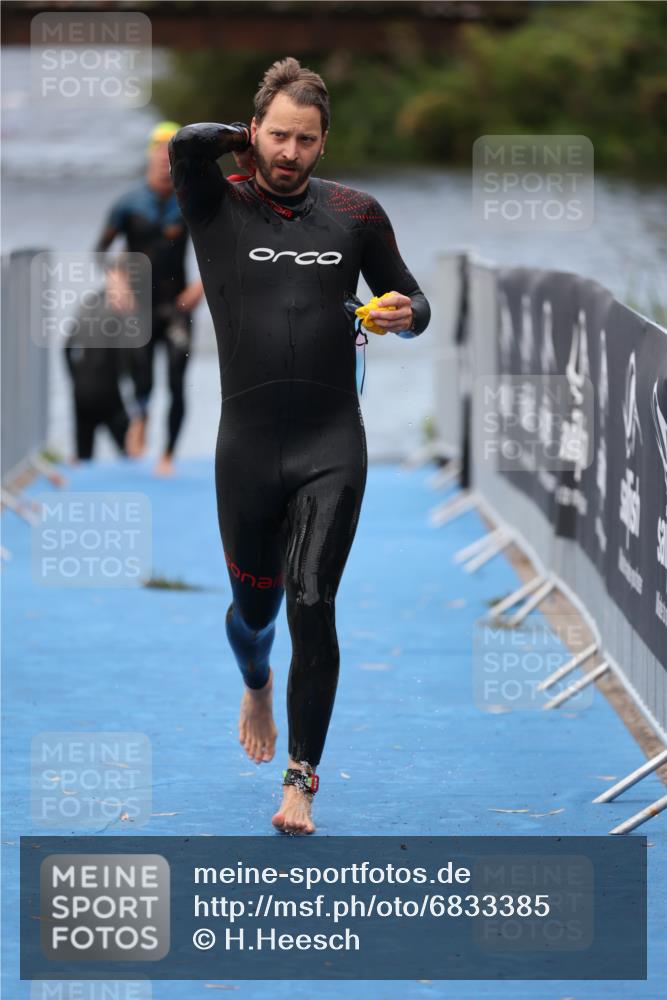 25.08.2024 - Elbe Triathlon Hamburg H.Heesch http://msf.ph/oto/6833385 25.08.2024 08:32:50 Schwimmen 42, 50, 91, 105 meine-sportfotos.de