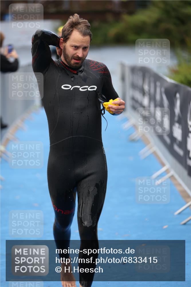 25.08.2024 - Elbe Triathlon Hamburg H.Heesch http://msf.ph/oto/6833415 25.08.2024 08:32:52 Schwimmen 42, 50, 91, 105 meine-sportfotos.de