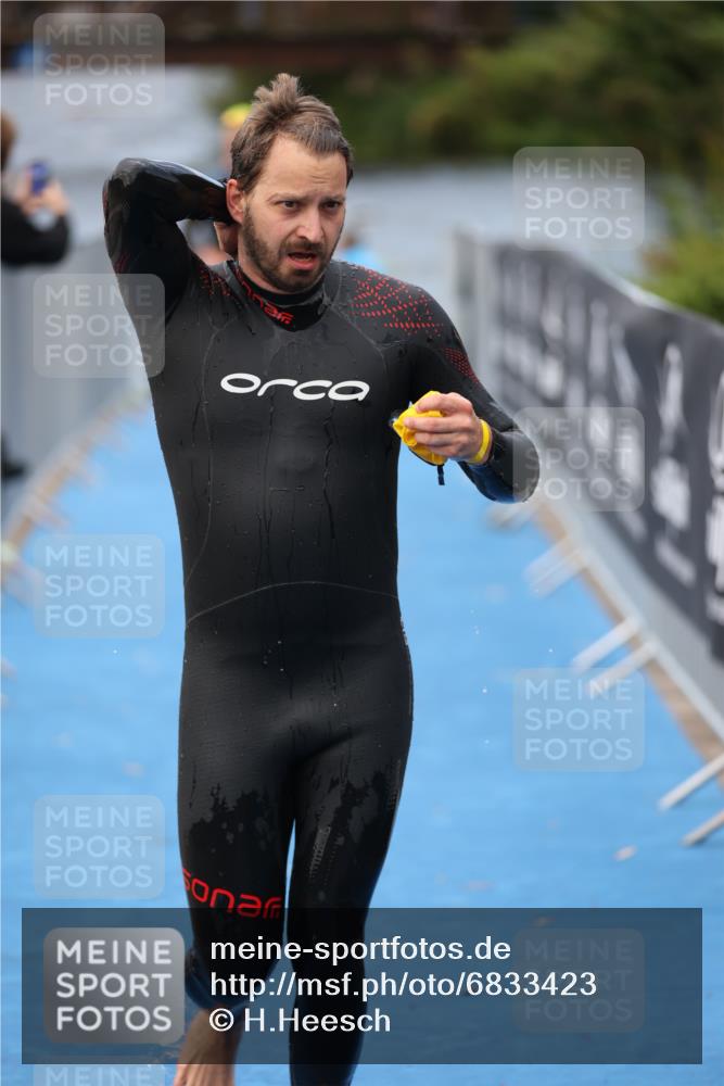 25.08.2024 - Elbe Triathlon Hamburg H.Heesch http://msf.ph/oto/6833423 25.08.2024 08:32:52 Schwimmen 42, 50, 91, 105 meine-sportfotos.de