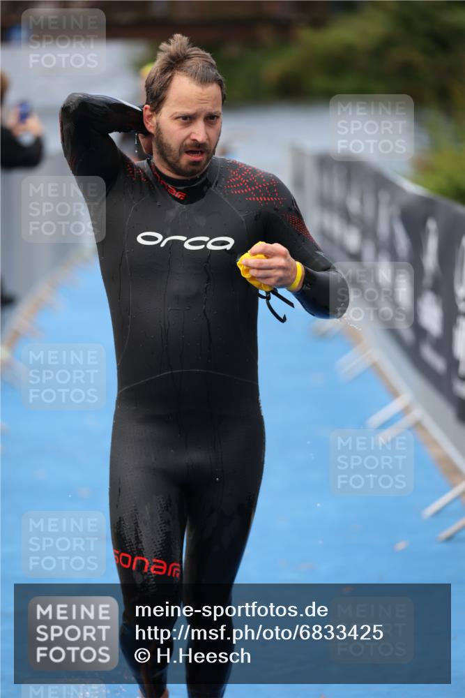25.08.2024 - Elbe Triathlon Hamburg H.Heesch http://msf.ph/oto/6833425 25.08.2024 08:32:52 Schwimmen 42, 50, 91, 105 meine-sportfotos.de
