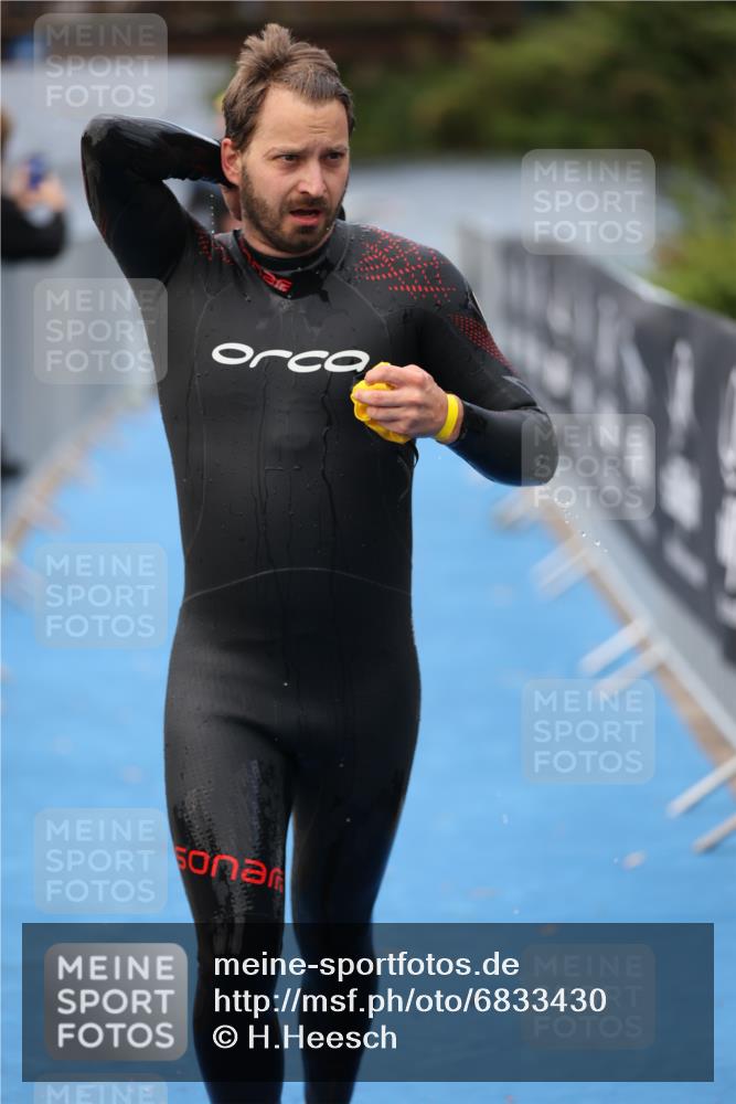 25.08.2024 - Elbe Triathlon Hamburg H.Heesch http://msf.ph/oto/6833430 25.08.2024 08:32:52 Schwimmen 42, 50, 91, 105 meine-sportfotos.de