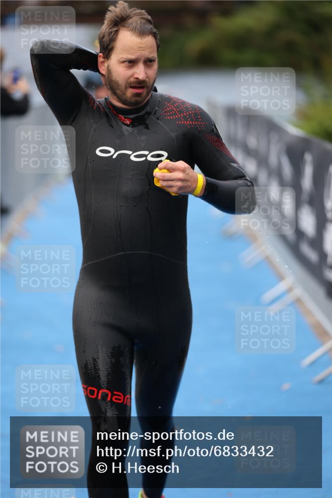 25.08.2024 - Elbe Triathlon Hamburg H.Heesch http://msf.ph/oto/6833432 25.08.2024 08:32:52 Schwimmen 42, 50, 91, 105 meine-sportfotos.de