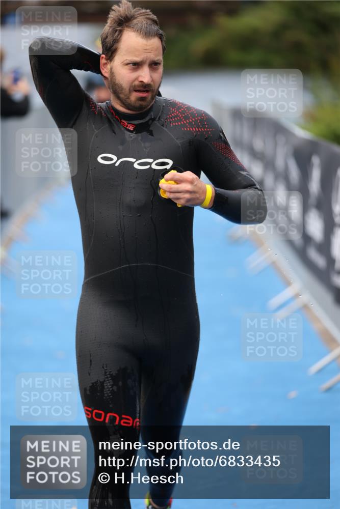 25.08.2024 - Elbe Triathlon Hamburg H.Heesch http://msf.ph/oto/6833435 25.08.2024 08:32:52 Schwimmen 42, 50, 91, 105 meine-sportfotos.de