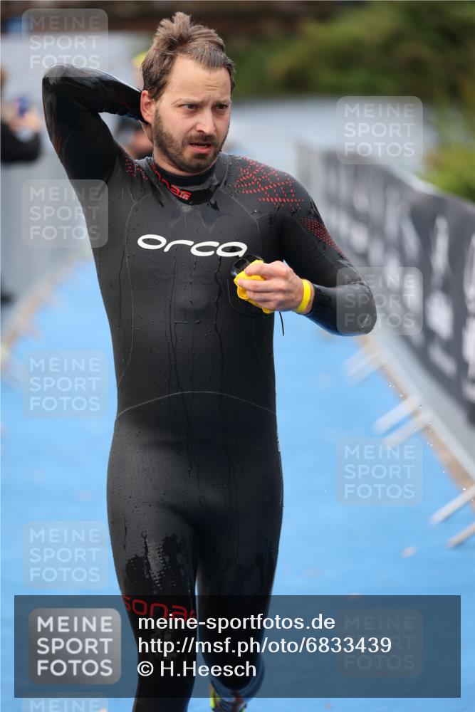 25.08.2024 - Elbe Triathlon Hamburg H.Heesch http://msf.ph/oto/6833439 25.08.2024 08:32:52 Schwimmen 42, 50, 91, 105 meine-sportfotos.de