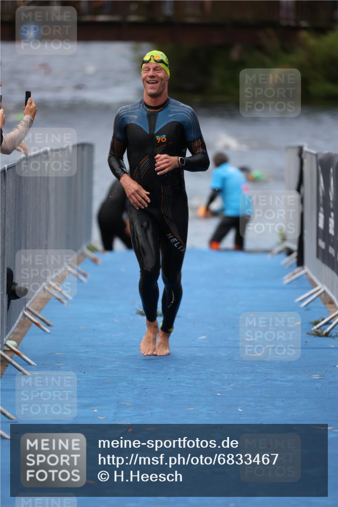 25.08.2024 - Elbe Triathlon Hamburg H.Heesch http://msf.ph/oto/6833467 25.08.2024 08:32:54 Schwimmen 50, 91, 105 meine-sportfotos.de