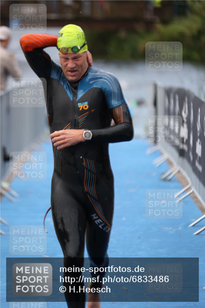25.08.2024 - Elbe Triathlon Hamburg H.Heesch http://msf.ph/oto/6833486 25.08.2024 08:32:57 Schwimmen 50, 91, 99, 105 meine-sportfotos.de