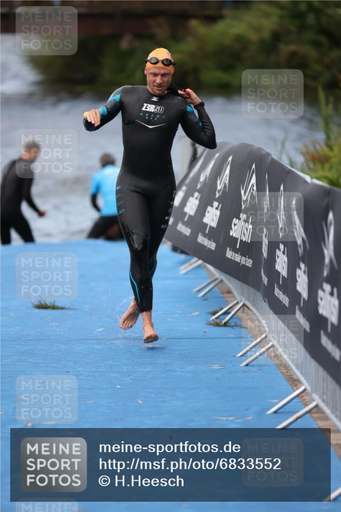 25.08.2024 - Elbe Triathlon Hamburg H.Heesch http://msf.ph/oto/6833552 25.08.2024 08:33:09 Schwimmen 50, 99, 105 meine-sportfotos.de