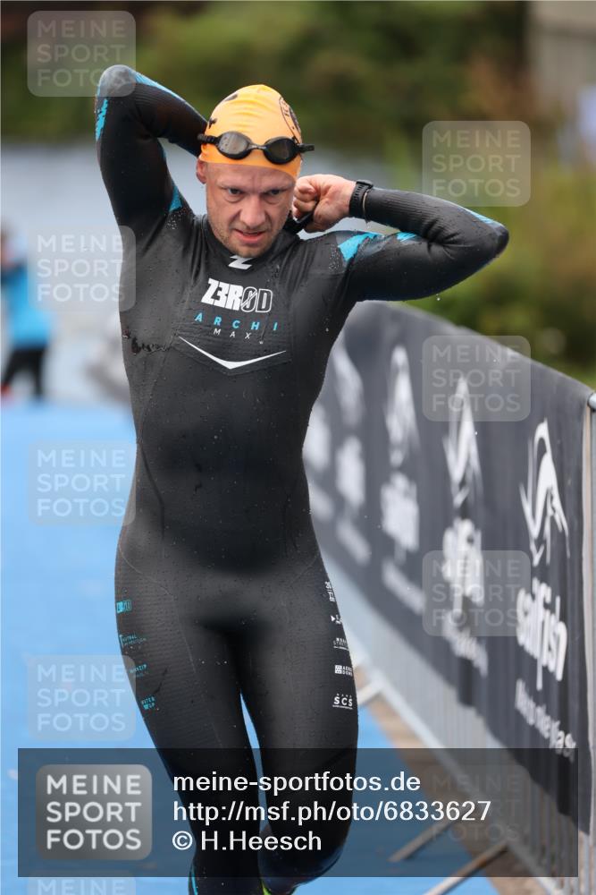 25.08.2024 - Elbe Triathlon Hamburg H.Heesch http://msf.ph/oto/6833627 25.08.2024 08:33:11 Schwimmen 50, 60, 99, 105 meine-sportfotos.de