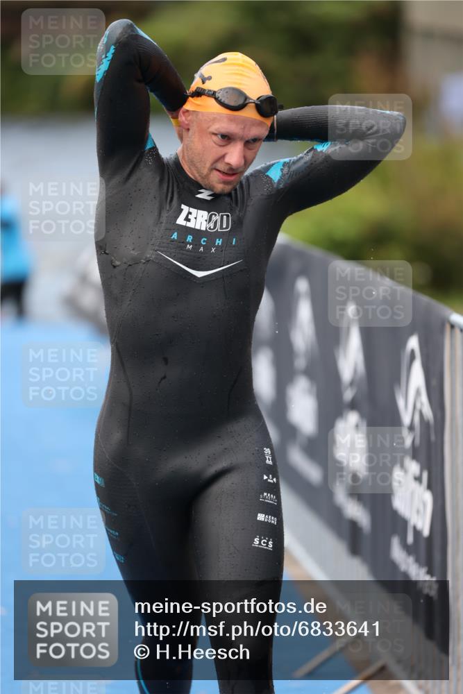25.08.2024 - Elbe Triathlon Hamburg H.Heesch http://msf.ph/oto/6833641 25.08.2024 08:33:12 Schwimmen 50, 60, 99, 105 meine-sportfotos.de
