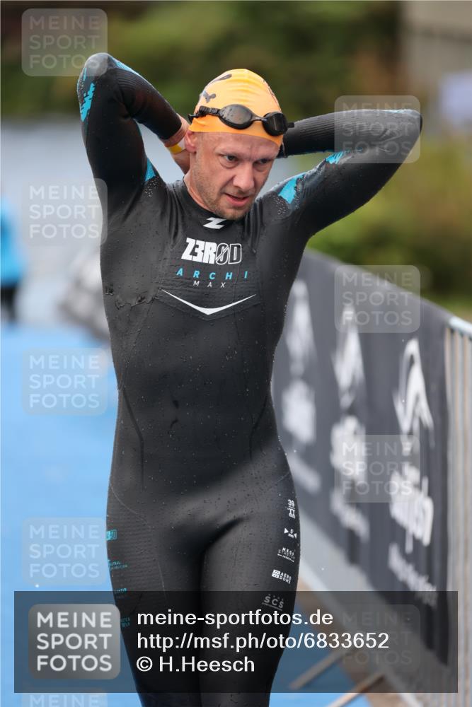 25.08.2024 - Elbe Triathlon Hamburg H.Heesch http://msf.ph/oto/6833652 25.08.2024 08:33:12 Schwimmen 50, 60, 99, 105 meine-sportfotos.de
