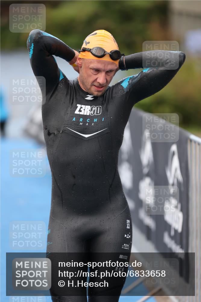 25.08.2024 - Elbe Triathlon Hamburg H.Heesch http://msf.ph/oto/6833658 25.08.2024 08:33:12 Schwimmen 50, 60, 99, 105 meine-sportfotos.de