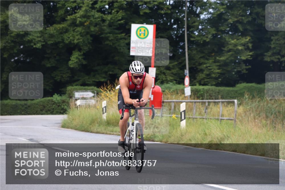 25.08.2024 - Elbe Triathlon Hamburg Fuchs,  Jonas http://msf.ph/oto/6833757 25.08.2024 08:34:21 Radfahren 85 meine-sportfotos.de