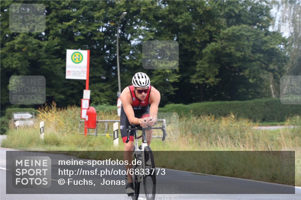 25.08.2024 - Elbe Triathlon Hamburg Fuchs,  Jonas http://msf.ph/oto/6833773 25.08.2024 08:34:22 Radfahren 85 meine-sportfotos.de