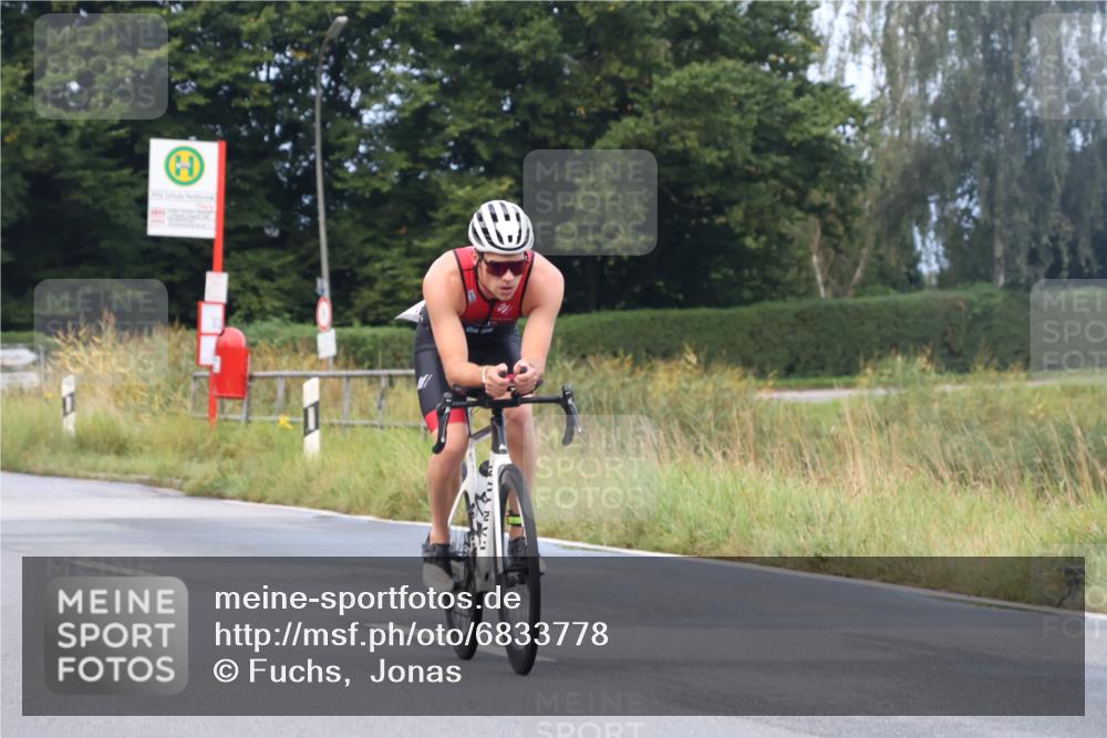 25.08.2024 - Elbe Triathlon Hamburg Fuchs,  Jonas http://msf.ph/oto/6833778 25.08.2024 08:34:22 Radfahren 85 meine-sportfotos.de