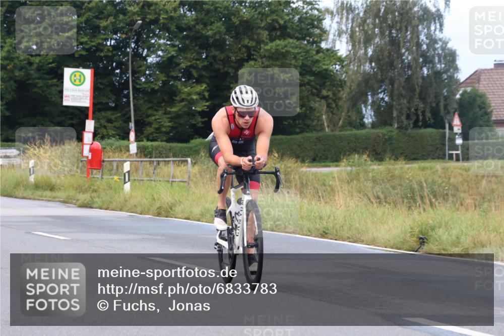 25.08.2024 - Elbe Triathlon Hamburg Fuchs,  Jonas http://msf.ph/oto/6833783 25.08.2024 08:34:22 Radfahren 85 meine-sportfotos.de