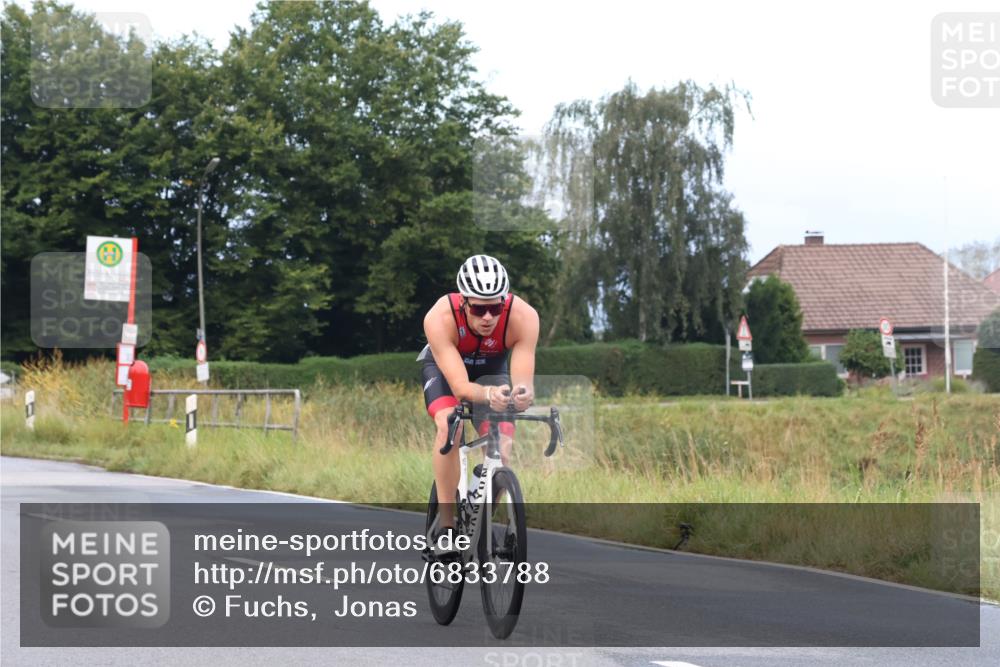 25.08.2024 - Elbe Triathlon Hamburg Fuchs,  Jonas http://msf.ph/oto/6833788 25.08.2024 08:34:22 Radfahren 85 meine-sportfotos.de