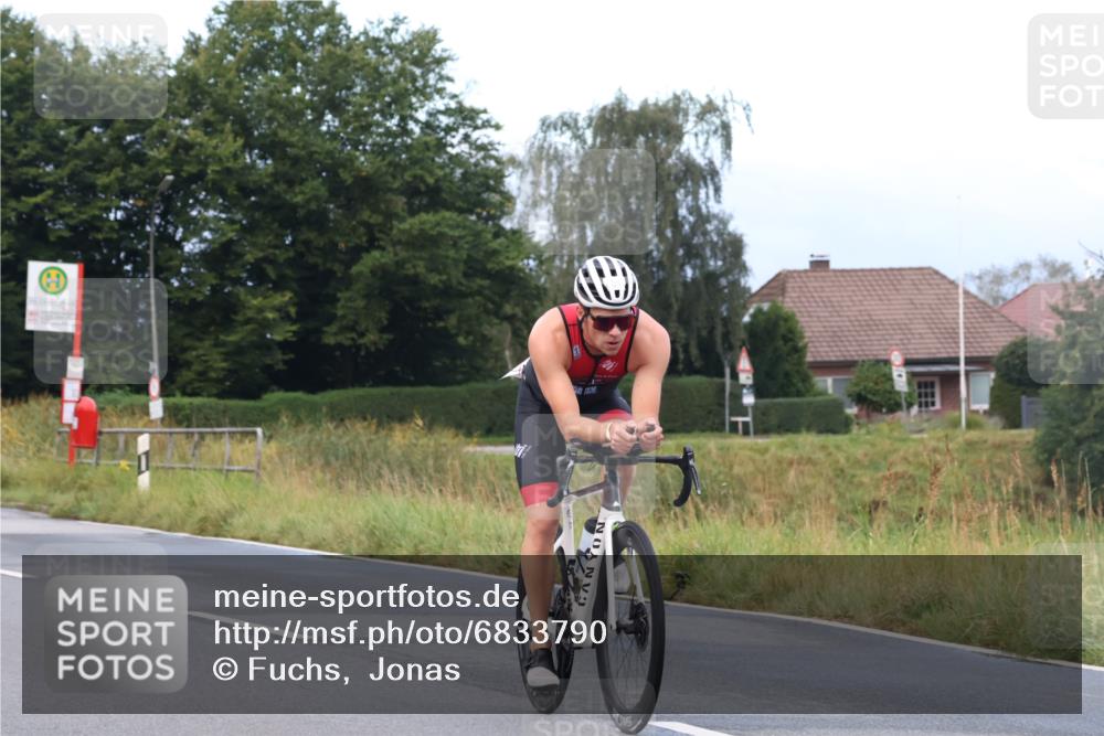 25.08.2024 - Elbe Triathlon Hamburg Fuchs,  Jonas http://msf.ph/oto/6833790 25.08.2024 08:34:22 Radfahren 85 meine-sportfotos.de