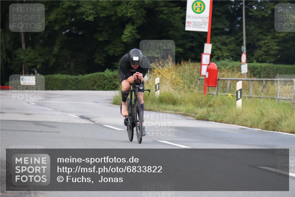 25.08.2024 - Elbe Triathlon Hamburg Fuchs,  Jonas http://msf.ph/oto/6833822 25.08.2024 08:35:23 Radfahren 47 meine-sportfotos.de