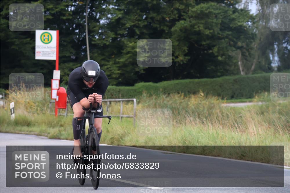 25.08.2024 - Elbe Triathlon Hamburg Fuchs,  Jonas http://msf.ph/oto/6833829 25.08.2024 08:35:24 Radfahren 47 meine-sportfotos.de