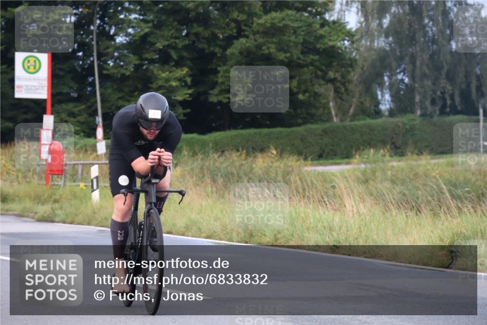 25.08.2024 - Elbe Triathlon Hamburg Fuchs,  Jonas http://msf.ph/oto/6833832 25.08.2024 08:35:24 Radfahren 47 meine-sportfotos.de