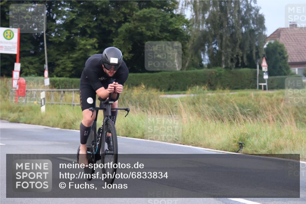 25.08.2024 - Elbe Triathlon Hamburg Fuchs,  Jonas http://msf.ph/oto/6833834 25.08.2024 08:35:25 Radfahren 47 meine-sportfotos.de