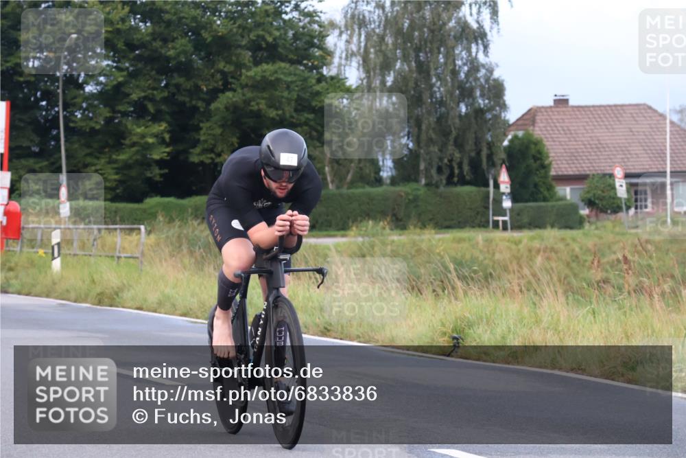 25.08.2024 - Elbe Triathlon Hamburg Fuchs,  Jonas http://msf.ph/oto/6833836 25.08.2024 08:35:25 Radfahren 47 meine-sportfotos.de