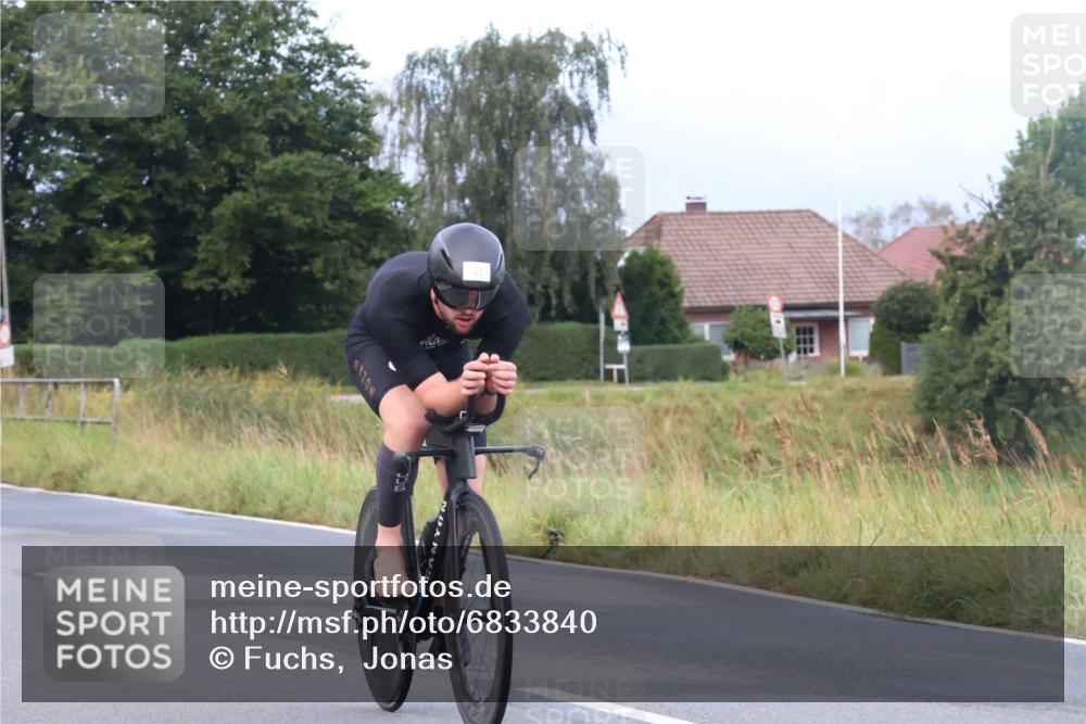 25.08.2024 - Elbe Triathlon Hamburg Fuchs,  Jonas http://msf.ph/oto/6833840 25.08.2024 08:35:25 Radfahren 47 meine-sportfotos.de