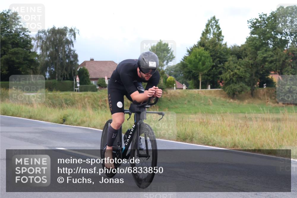 25.08.2024 - Elbe Triathlon Hamburg Fuchs,  Jonas http://msf.ph/oto/6833850 25.08.2024 08:35:25 Radfahren 47 meine-sportfotos.de