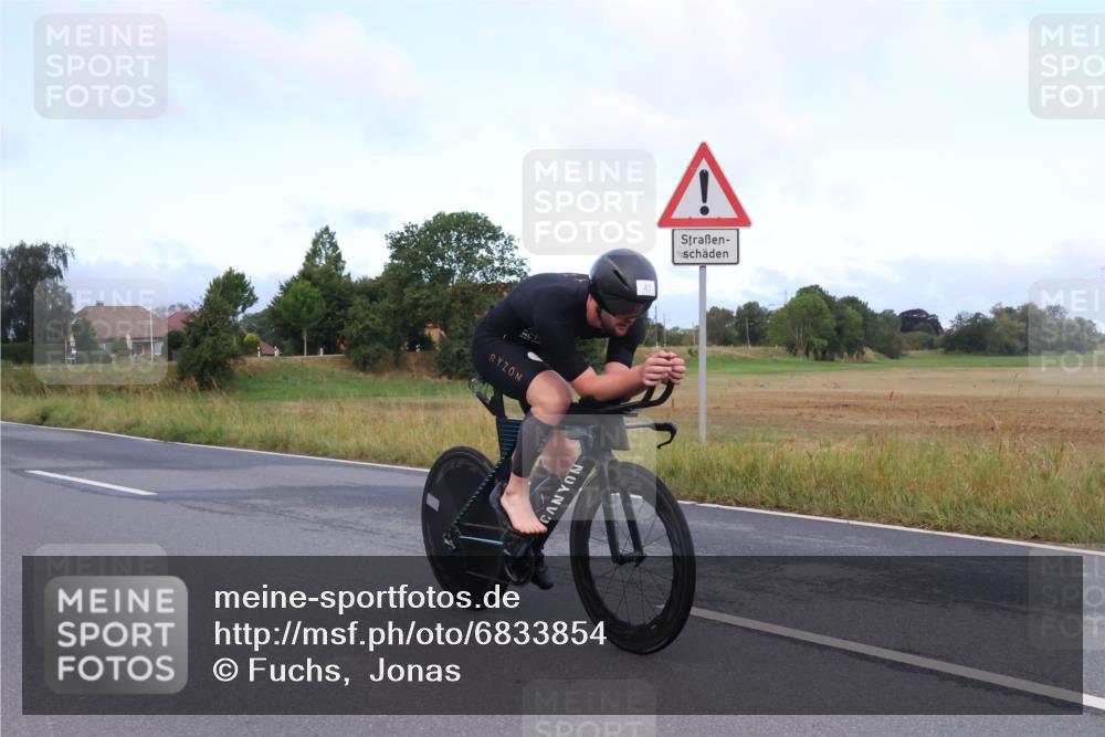 25.08.2024 - Elbe Triathlon Hamburg Fuchs,  Jonas http://msf.ph/oto/6833854 25.08.2024 08:35:26 Radfahren 47 meine-sportfotos.de