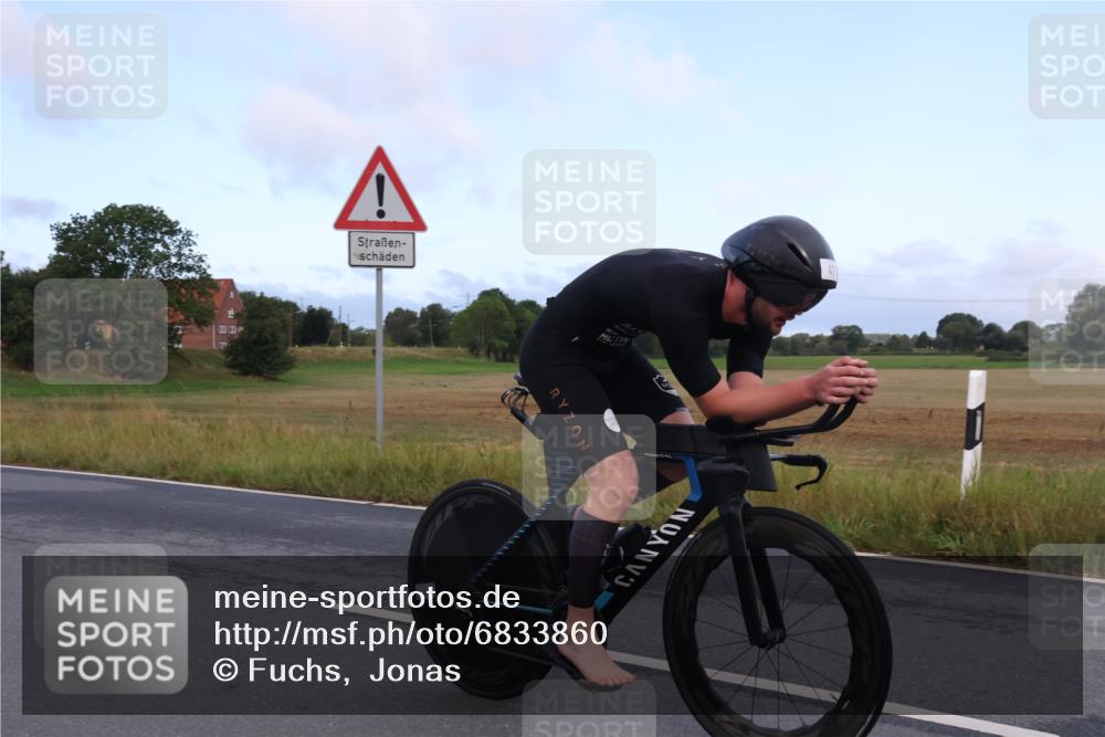 25.08.2024 - Elbe Triathlon Hamburg Fuchs,  Jonas http://msf.ph/oto/6833860 25.08.2024 08:35:26 Radfahren 47 meine-sportfotos.de