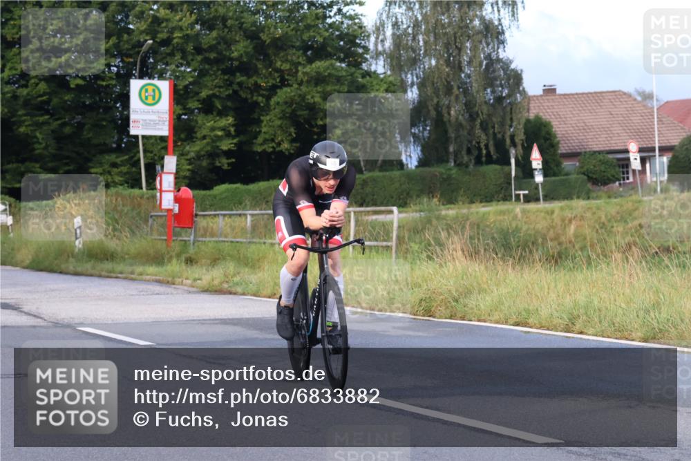 25.08.2024 - Elbe Triathlon Hamburg Fuchs,  Jonas http://msf.ph/oto/6833882 25.08.2024 08:36:28 Radfahren 65 meine-sportfotos.de