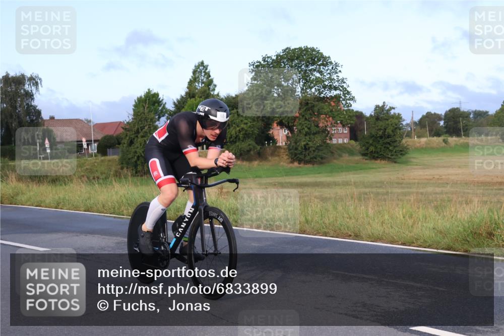25.08.2024 - Elbe Triathlon Hamburg Fuchs,  Jonas http://msf.ph/oto/6833899 25.08.2024 08:36:29 Radfahren 65 meine-sportfotos.de