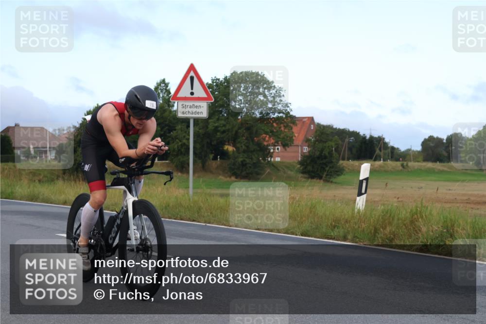 25.08.2024 - Elbe Triathlon Hamburg Fuchs,  Jonas http://msf.ph/oto/6833967 25.08.2024 08:37:56 Radfahren 78, 82 meine-sportfotos.de
