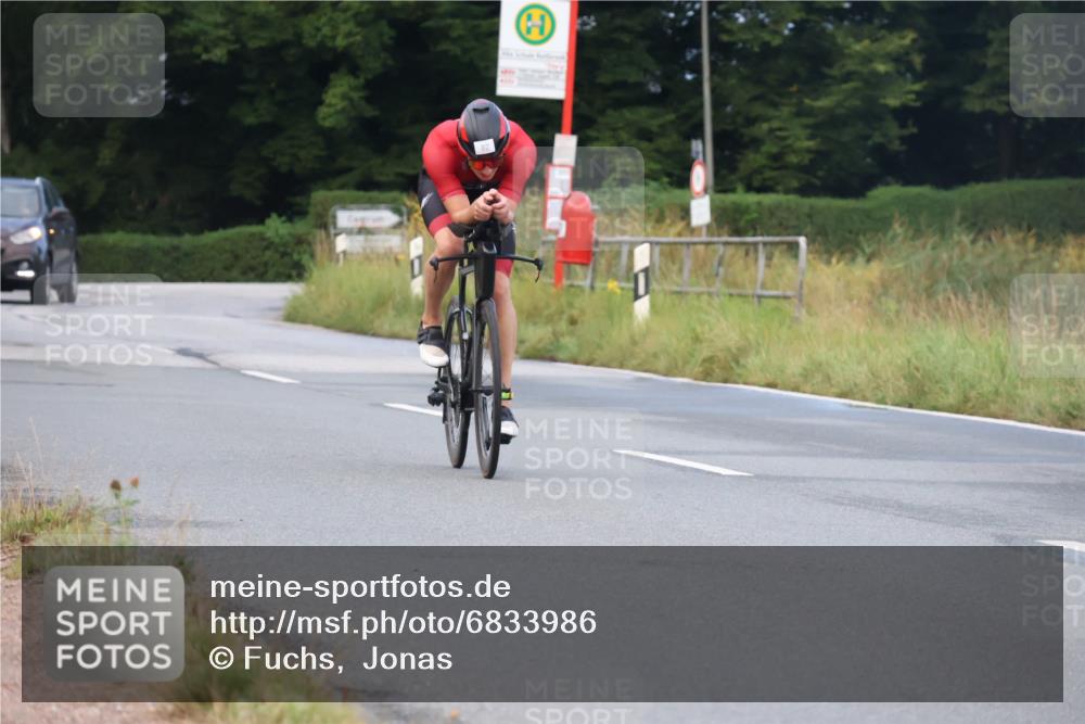 25.08.2024 - Elbe Triathlon Hamburg Fuchs,  Jonas http://msf.ph/oto/6833986 25.08.2024 08:38:00 Radfahren 82 meine-sportfotos.de