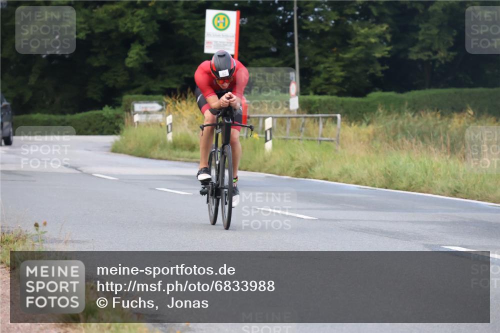 25.08.2024 - Elbe Triathlon Hamburg Fuchs,  Jonas http://msf.ph/oto/6833988 25.08.2024 08:38:00 Radfahren 82 meine-sportfotos.de