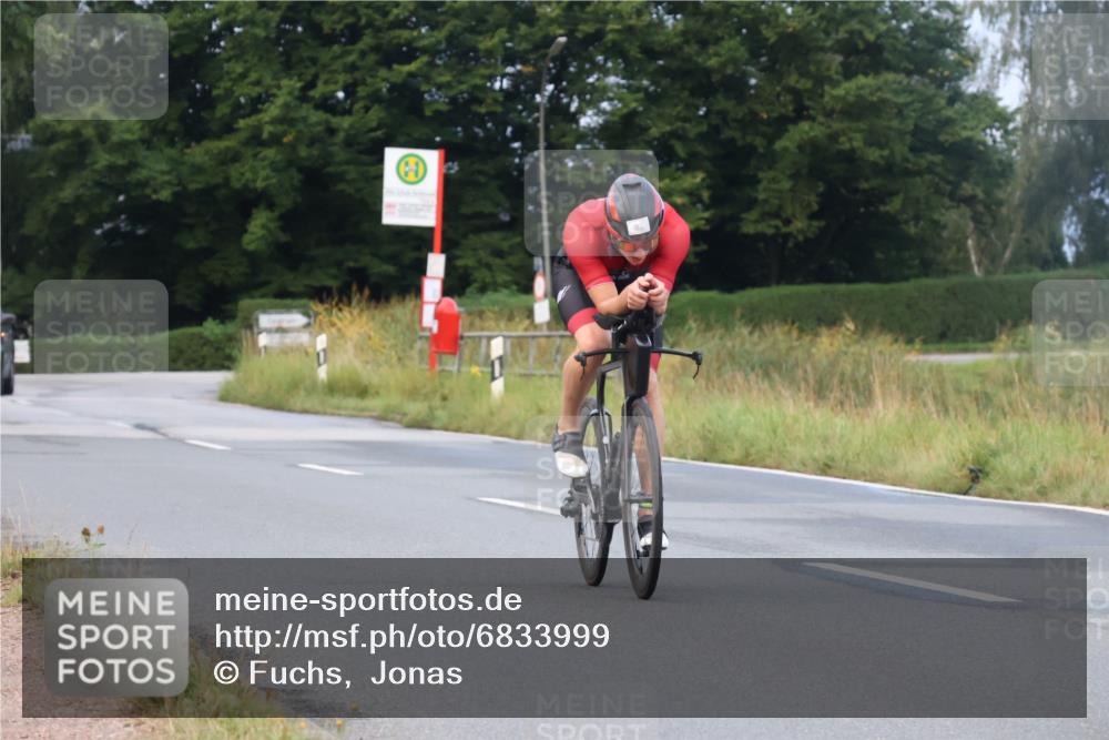 25.08.2024 - Elbe Triathlon Hamburg Fuchs,  Jonas http://msf.ph/oto/6833999 25.08.2024 08:38:00 Radfahren 82 meine-sportfotos.de