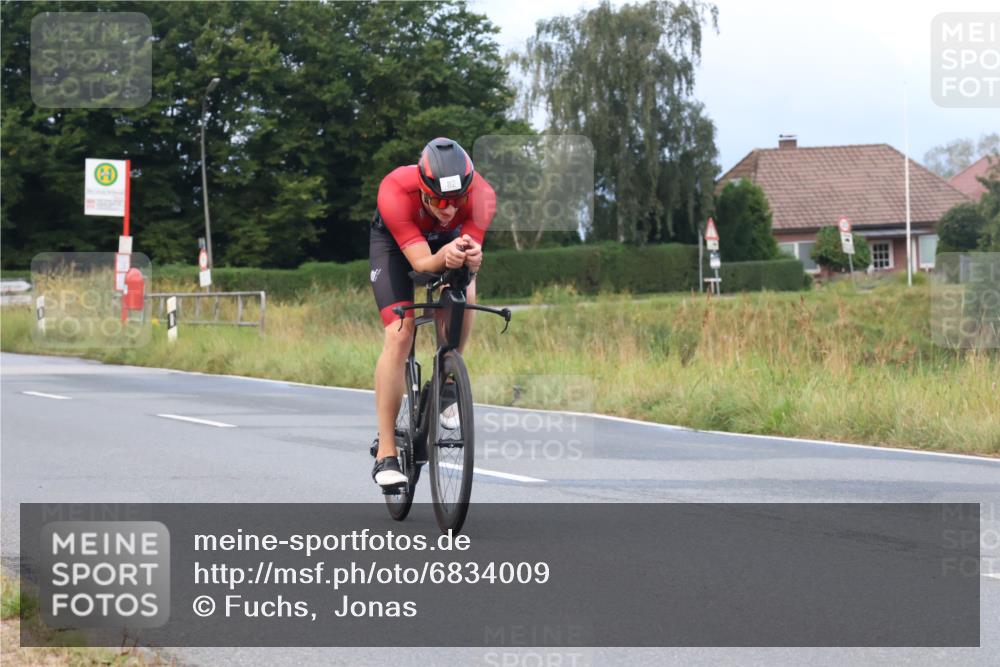25.08.2024 - Elbe Triathlon Hamburg Fuchs,  Jonas http://msf.ph/oto/6834009 25.08.2024 08:38:01 Radfahren 82 meine-sportfotos.de