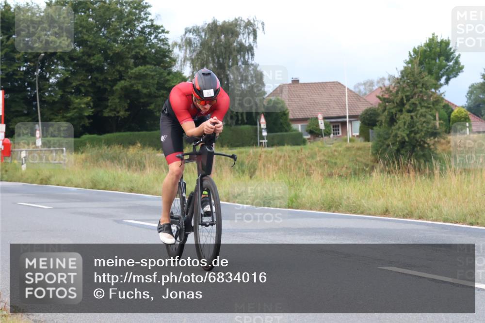25.08.2024 - Elbe Triathlon Hamburg Fuchs,  Jonas http://msf.ph/oto/6834016 25.08.2024 08:38:01 Radfahren 82 meine-sportfotos.de