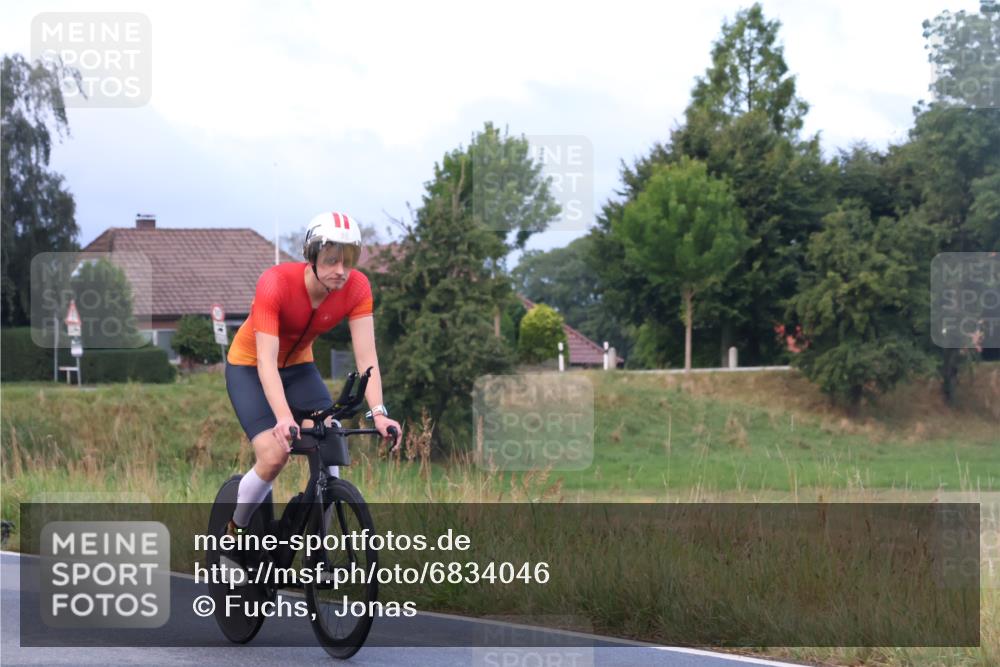 25.08.2024 - Elbe Triathlon Hamburg Fuchs,  Jonas http://msf.ph/oto/6834046 25.08.2024 08:38:20 Radfahren 68 meine-sportfotos.de