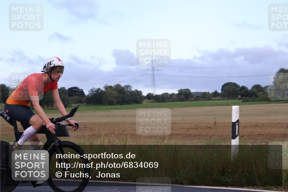 25.08.2024 - Elbe Triathlon Hamburg Fuchs,  Jonas http://msf.ph/oto/6834069 25.08.2024 08:38:21 Radfahren 68 meine-sportfotos.de