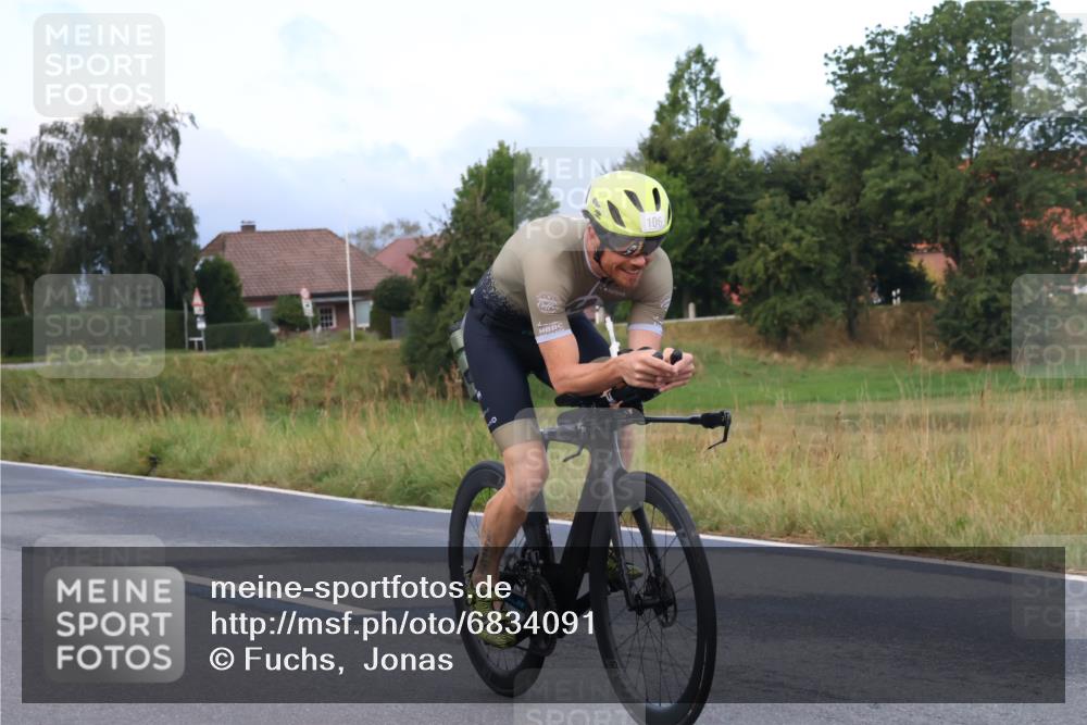 25.08.2024 - Elbe Triathlon Hamburg Fuchs,  Jonas http://msf.ph/oto/6834091 25.08.2024 08:38:35 Radfahren 106, 79 meine-sportfotos.de