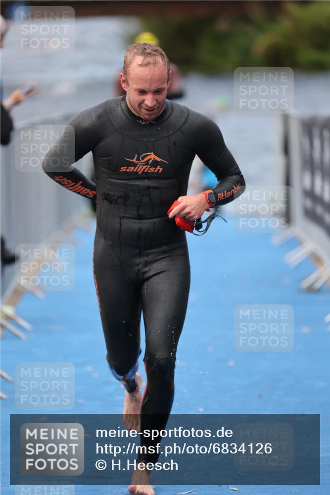25.08.2024 - Elbe Triathlon Hamburg H.Heesch http://msf.ph/oto/6834126 25.08.2024 08:33:52 Schwimmen 33, 61, 64, 69, 86 meine-sportfotos.de