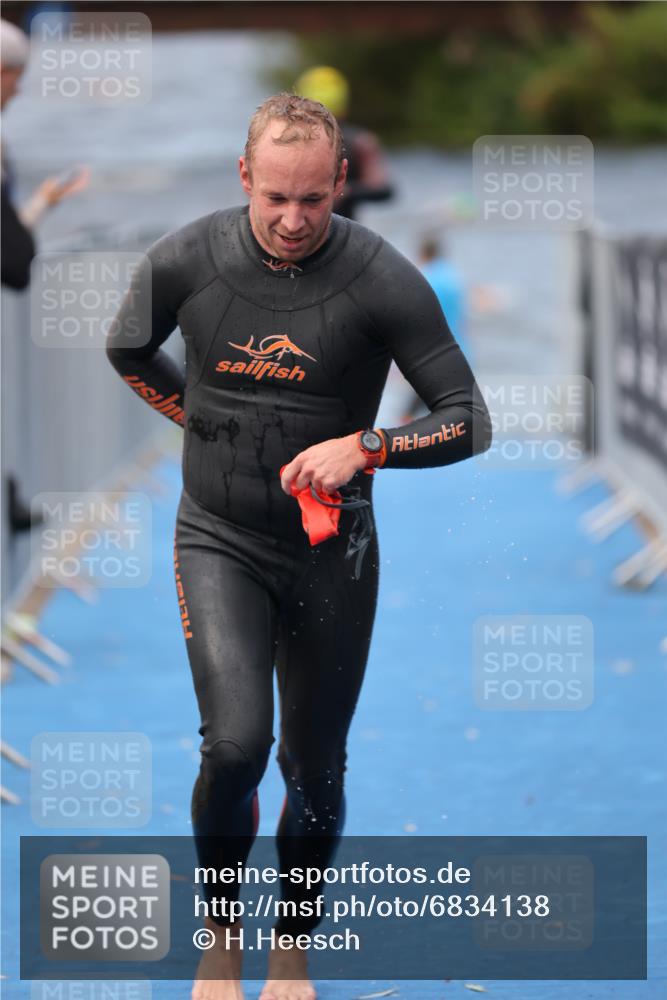 25.08.2024 - Elbe Triathlon Hamburg H.Heesch http://msf.ph/oto/6834138 25.08.2024 08:33:52 Schwimmen 33, 61, 64, 69, 86 meine-sportfotos.de