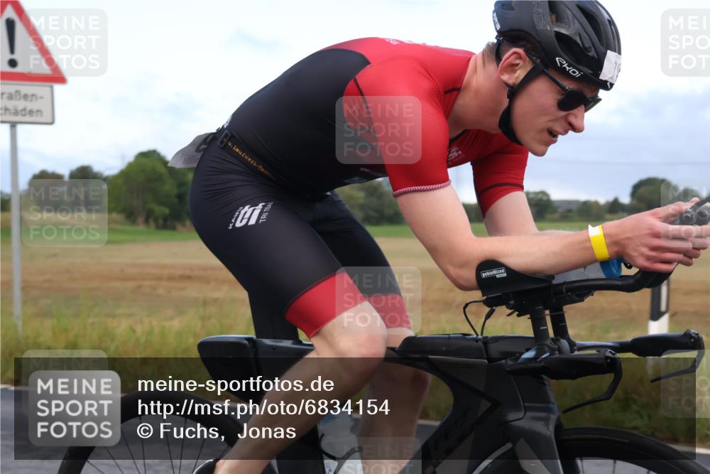 25.08.2024 - Elbe Triathlon Hamburg Fuchs,  Jonas http://msf.ph/oto/6834154 25.08.2024 08:38:40 Radfahren 79 meine-sportfotos.de