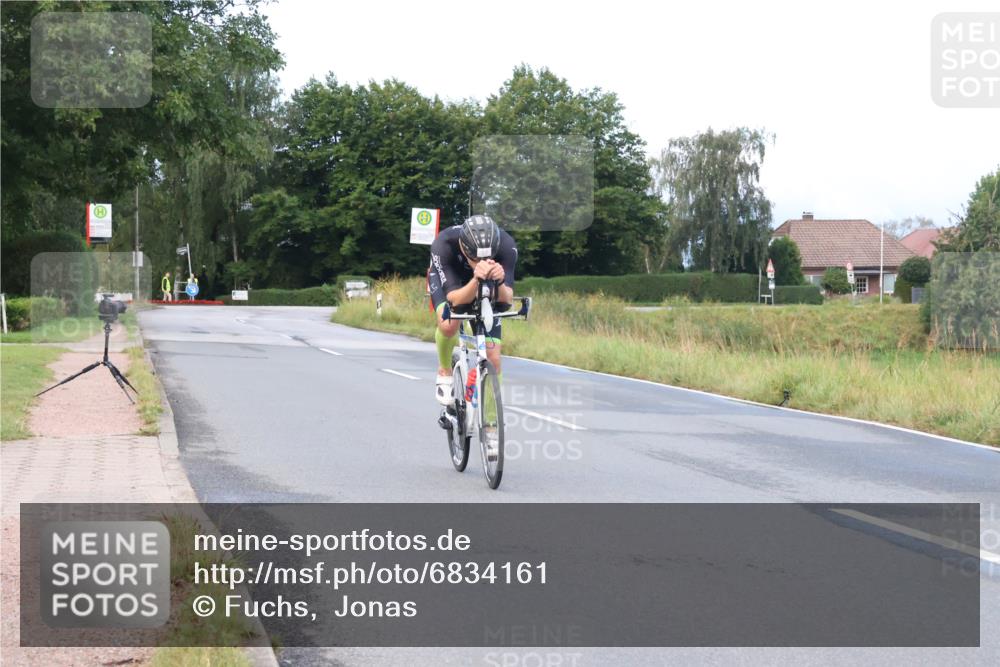 25.08.2024 - Elbe Triathlon Hamburg Fuchs,  Jonas http://msf.ph/oto/6834161 25.08.2024 08:38:51 Radfahren 37 meine-sportfotos.de