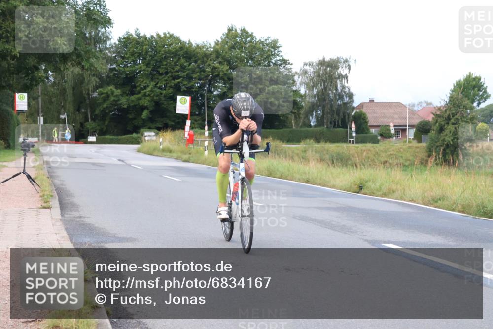 25.08.2024 - Elbe Triathlon Hamburg Fuchs,  Jonas http://msf.ph/oto/6834167 25.08.2024 08:38:51 Radfahren 37 meine-sportfotos.de